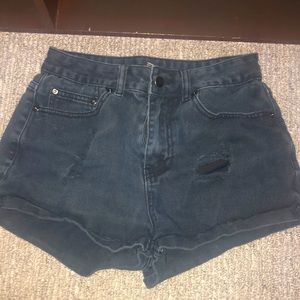 high rise forever 21 shorts size 28 fits medium. good fabric very comfortable.